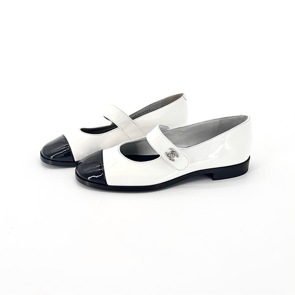 Chanel CC Logo Turnlock Calfskin Patent Leather Cap Toe Maryjane Flats Shoes 37